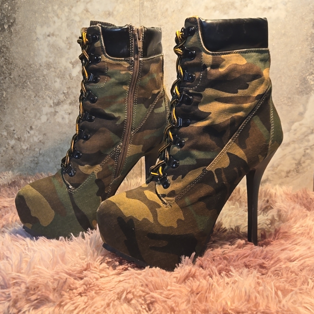 Wild Diva Camo Stilettos